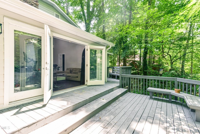6409 Lakeland Dr, Raleigh, NC 27612 - wooden terrace featuring a sunroom