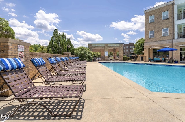2027 Hayes Ln, Holly Springs, NC 27540 - view of community pool