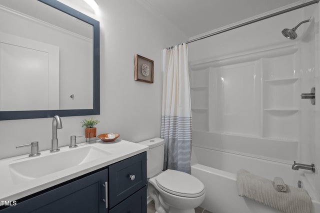 bathroom featuring vanity, toilet, and shower / bath combo