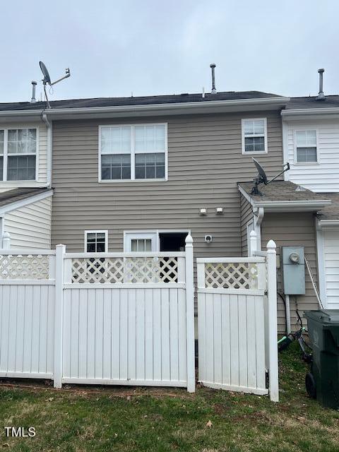 8013 River Water Ct, Raleigh, NC 27616 - back of house with fence