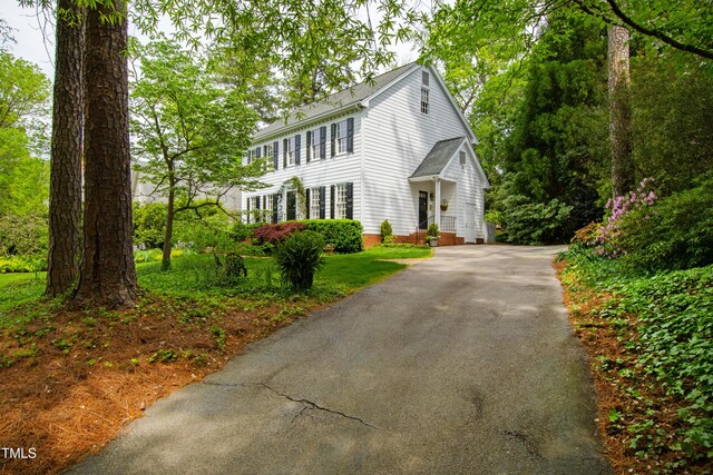 view of front of home featuring driveway
