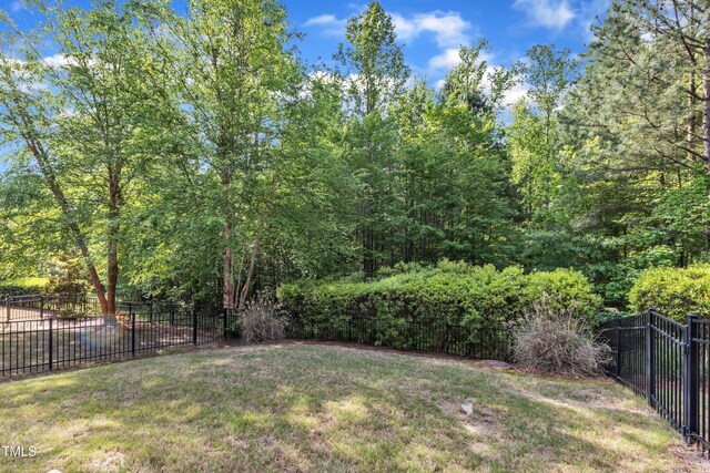 644 Angelica Cir, Cary, NC 27518 - view of yard