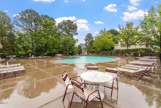 615 Carlton Commons Ln, Cary, NC 27519 - community pool with a patio
