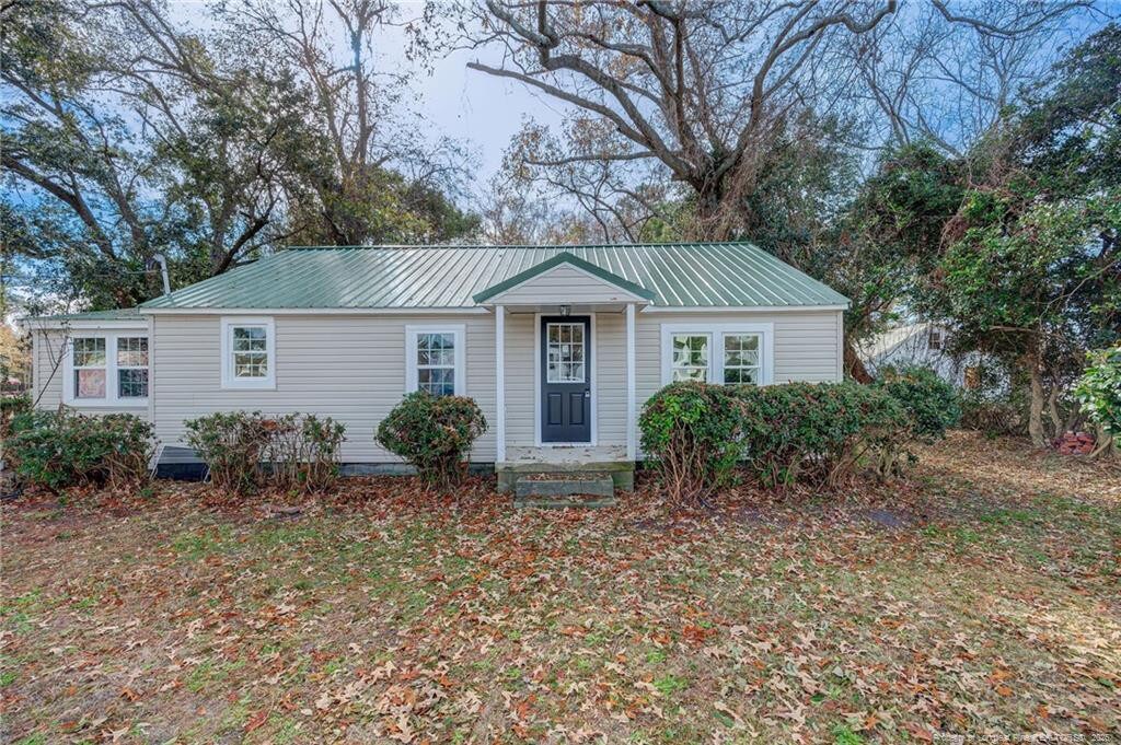 704 Warwick Mill Rd, Lumberton, NC 28358 - photo 1