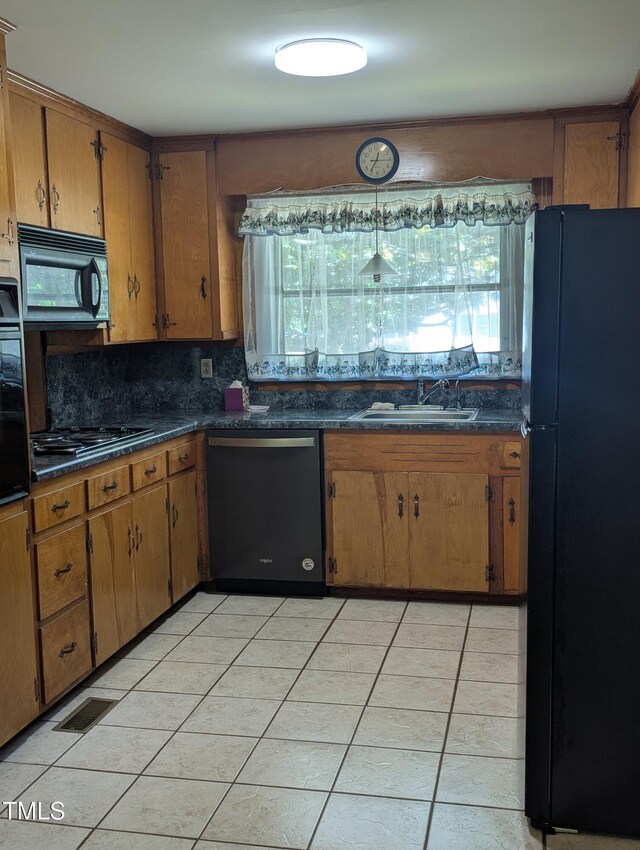 202 E College St, Salemburg, NC 28385 - photo 34