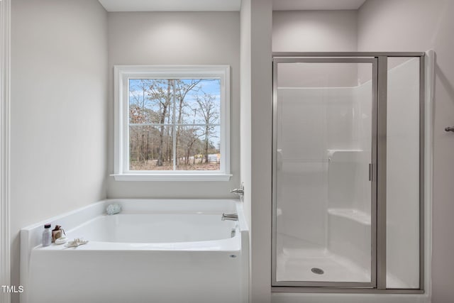 3803 Huntcliff Dr, La Grange, NC 28551 - full bath with a stall shower and a garden tub