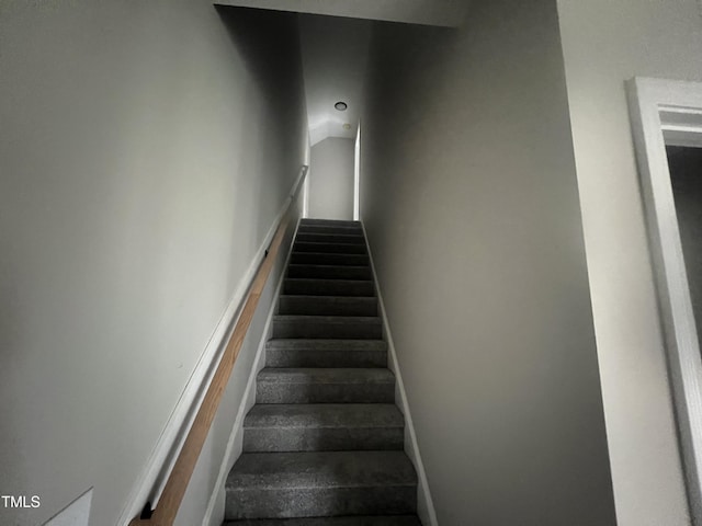 3803 Huntcliff Dr, La Grange, NC 28551 - view of staircase