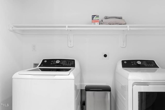 211 W Coporation, Durham, NC 27701 - laundry room featuring washer and dryer