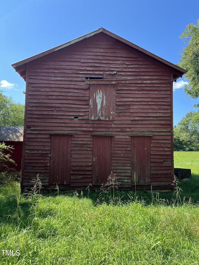 view of outbuilding featuring an outbuilding