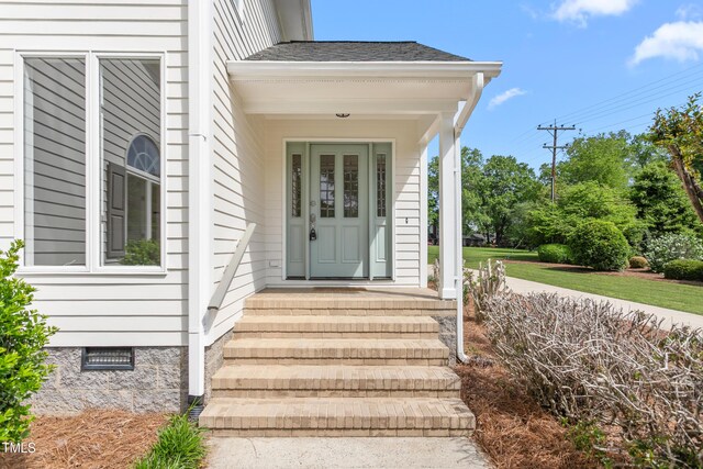 1925 W Lake Dr, Burlington, NC 27215 - entrance to property with crawl space