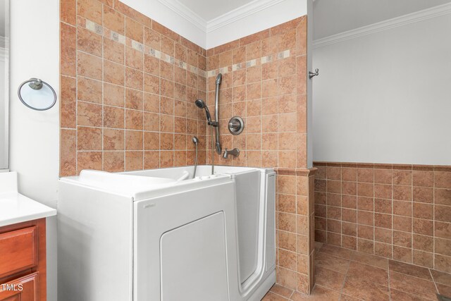 1925 W Lake Dr, Burlington, NC 27215 - clothes washing area featuring ornamental molding and laundry area