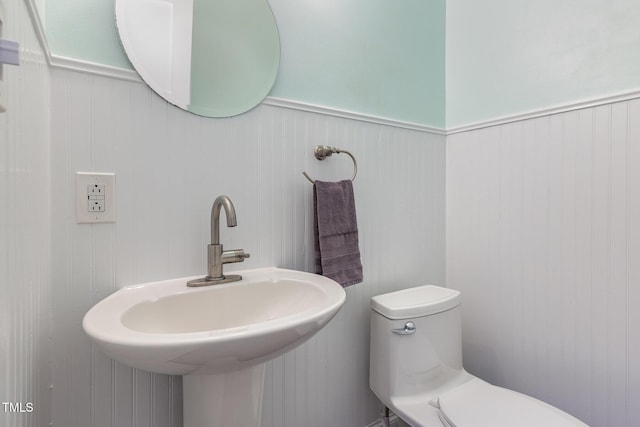 7901 Farnham Ct, Raleigh, NC 27615 - bathroom with a sink and toilet