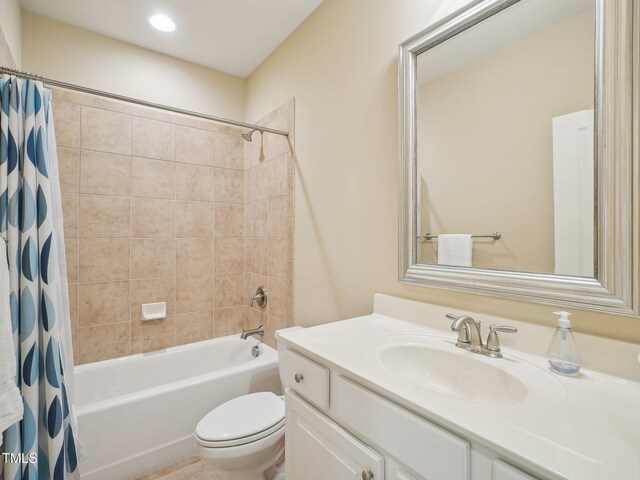 4125 Enfield Ridge Dr, Cary, NC 27519 - full bath featuring toilet, shower / bath combo, and vanity
