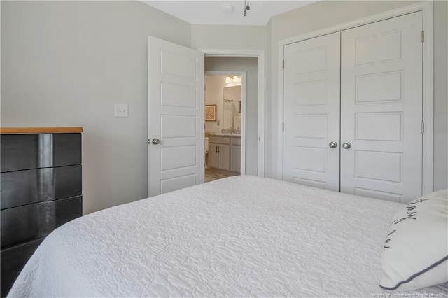 bedroom featuring a closet