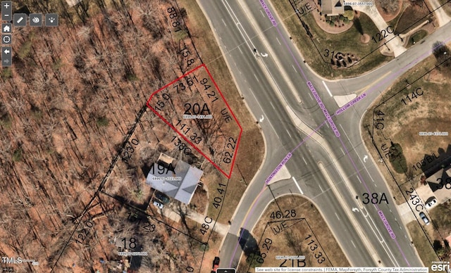 999 Huntington Run Ln, Kernersville, NC 27284