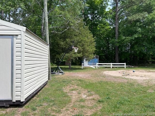 1725 Sand Hill Rd, Hope Mills, NC 28348 - view of yard