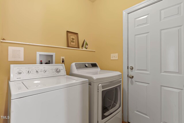 6 Chelan Ct, Durham, NC 27713 - laundry area with washing machine and clothes dryer
