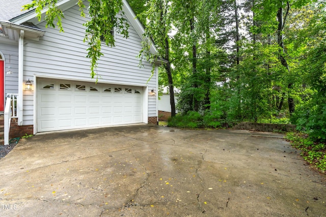 6 Chelan Ct, Durham, NC 27713 - garage featuring driveway