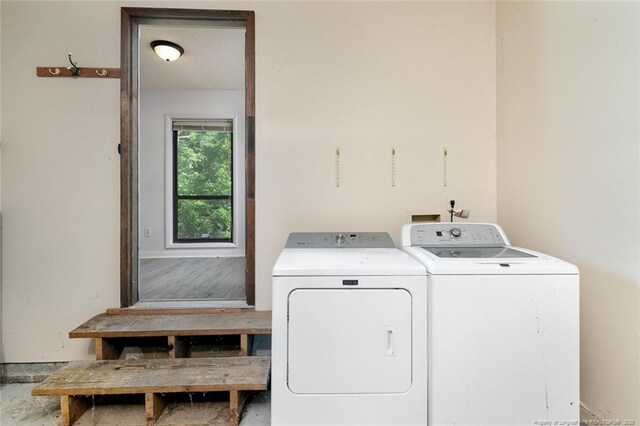 505 Toxaway Ct, Fayetteville, NC 28314 - laundry area with washing machine and dryer