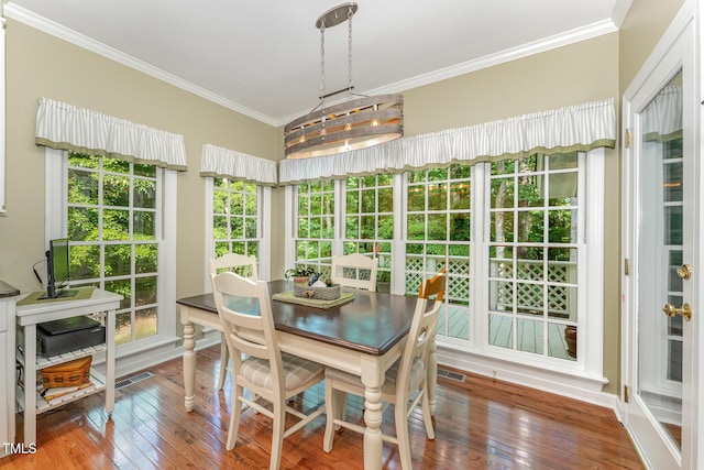 sunroom / solarium with french doors