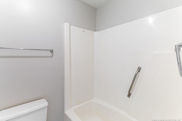 5516 Deep Hollow Ct, Fayetteville, NC 28311 - full bath with toilet
