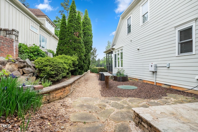 view of yard featuring a patio area