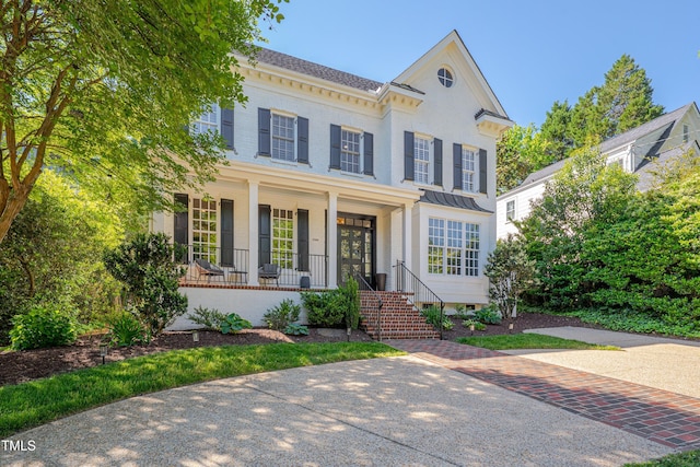 view of front of home featuring a porch
