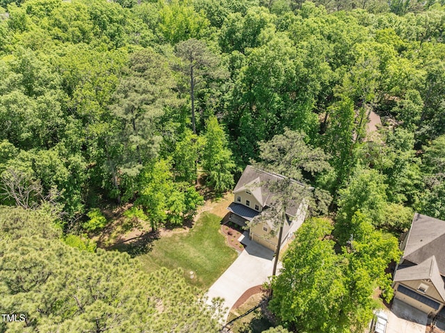bird's eye view with a view of trees
