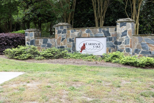 view of community / neighborhood sign