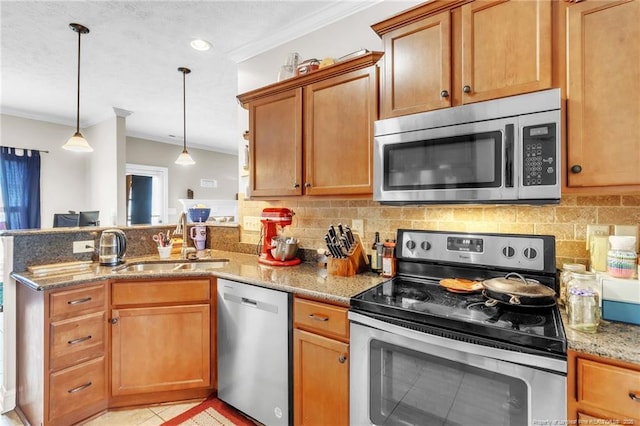 110 Wynngate Dr, Cameron, NC 28326 - kitchen with crown molding, tasteful backsplash, stainless steel appliances, and a peninsula