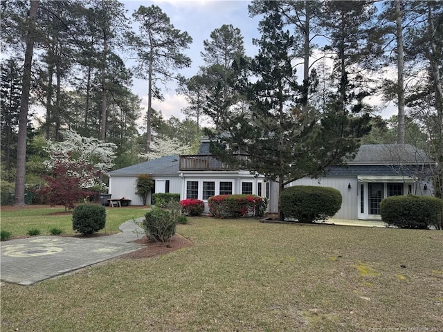 161 Lakeview Dr, Southern Pines, NC 28387 - view of front of house featuring a front lawn