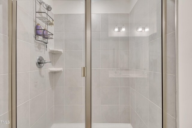 162 Channel Drop Dr, Clayton, NC 27520 - bathroom with a shower stall