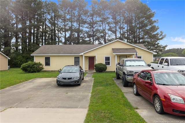 view of front of property with a front yard
