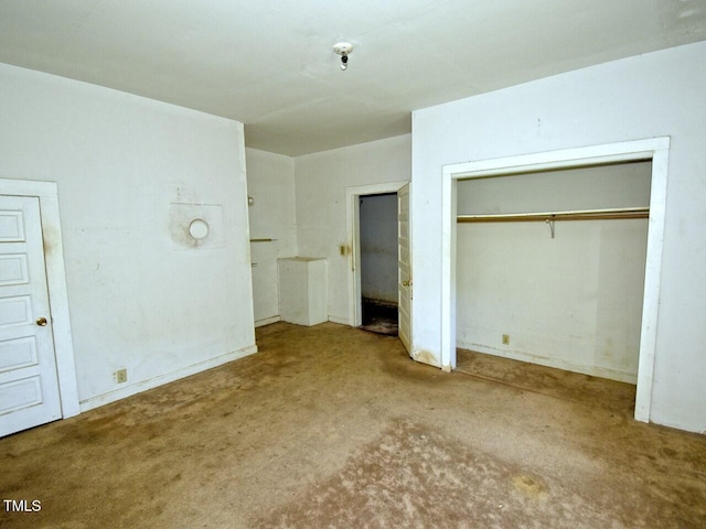 unfurnished bedroom featuring carpet floors