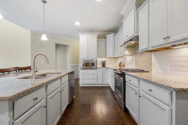 624 Meadowgrass Ln, Wake Forest, NC 27587 - kitchen featuring appliances with stainless steel finishes, a sink, under cabinet range hood, crown molding, and white cabinets