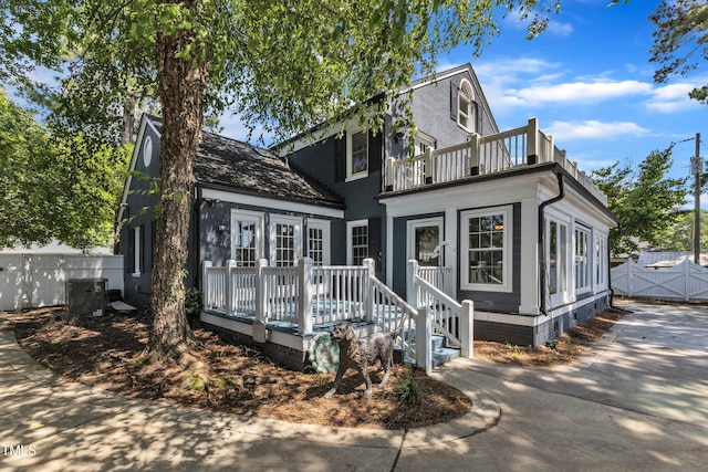 300 S Pine St, Benson, NC 27504 - view of front facade featuring a balcony