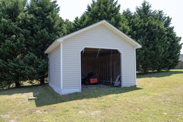 view of outdoor structure with an outbuilding