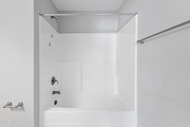 full bath with bathtub / shower combination