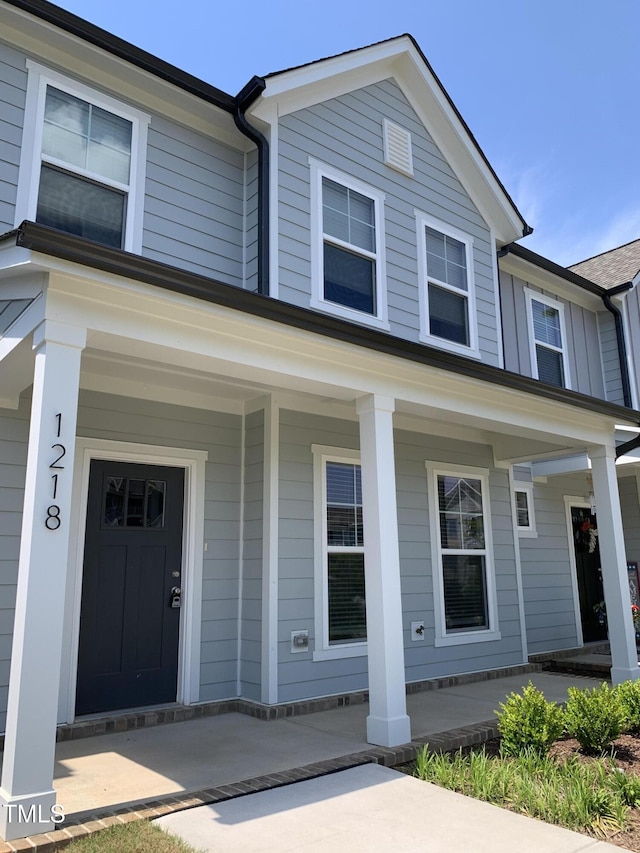 view of front of house featuring covered porch