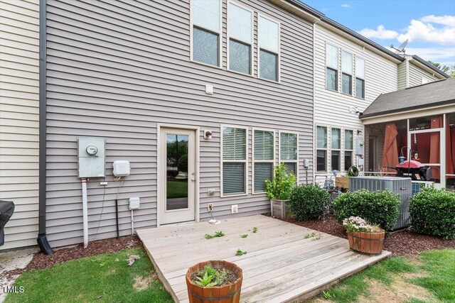 107 Tuftin Dr, Durham, NC 27703 - deck with a sunroom