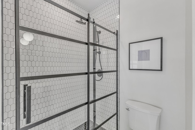 801 N Elm St, Durham, NC 27701 - bathroom with toilet and tiled shower