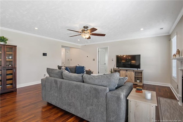 living room featuring dark wood-style flooring, ceiling fan, recessed lighting, and baseboards