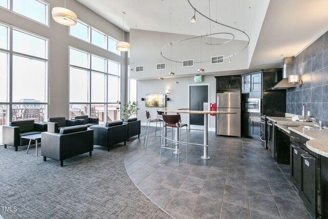 400 W N St Unit 1134, Raleigh, NC 27603 - lobby featuring visible vents and a sink