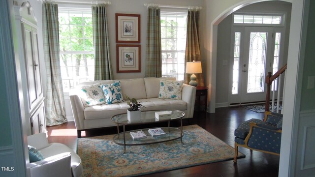 106 N Duelling Oaks Dr, Chapel Hill, NC 27517 - living area featuring arched walkways and wood finished floors