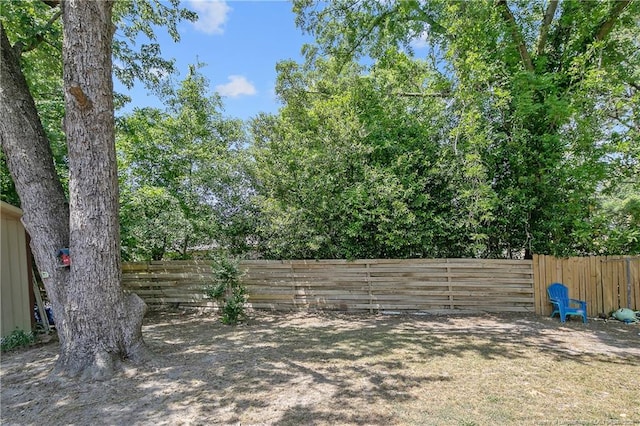 1810 Ashton Rd, Fayetteville, NC 28304 - view of yard featuring fence