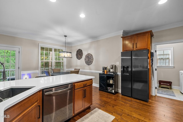 200 Heather Brook Cir, Spring Lake, NC 28390 - kitchen featuring black fridge with ice dispenser, ornamental molding, a sink, dark wood finished floors, and dishwasher