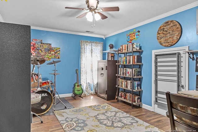 6628 Carriage Crossing Rd, Hope Mills, NC 28348 - interior space with baseboards, visible vents, ornamental molding, and wood finished floors