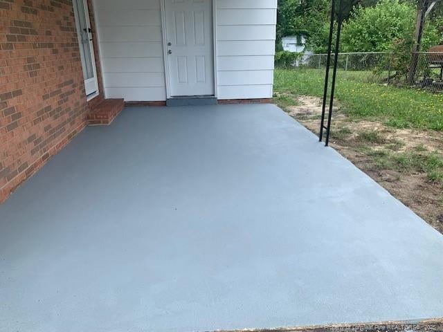 1512 Grandview Dr, Fayetteville, NC 28314 - view of patio with fence