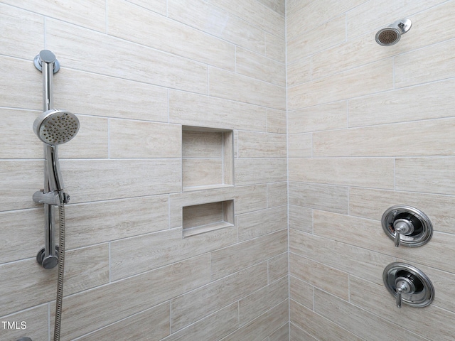 1180 Duke Farm Dr, Wake Forest, NC 27587 - bathroom with tiled shower