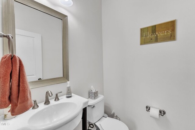 416 Durants Neck Ln, Morrisville, NC 27560 - half bath featuring toilet and vanity